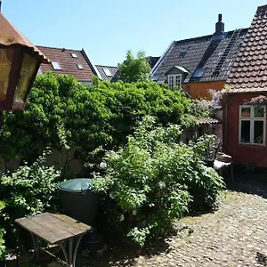 Quiet With A Lovely View Apartment