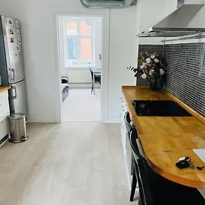 Lovely 1-bedroom In C Apartment